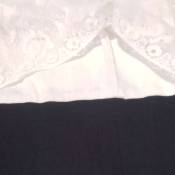 Black skirt white lace attached to bodice - Picture 4 of 5